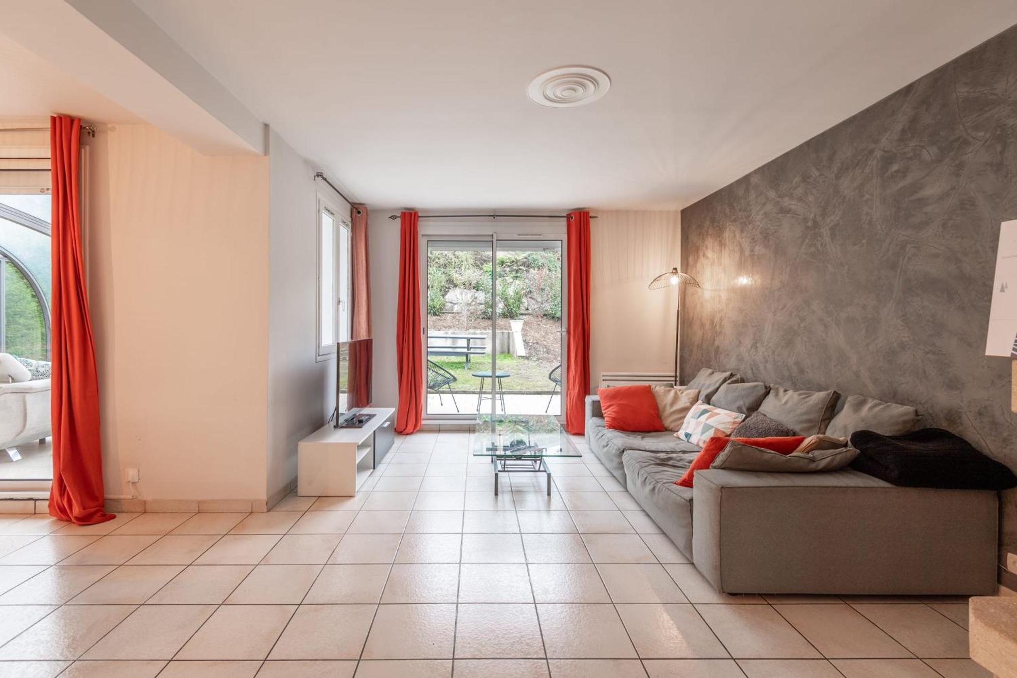 Вилла Alpiloc - Town House With Garden And Winter Lounge Анси Экстерьер фото